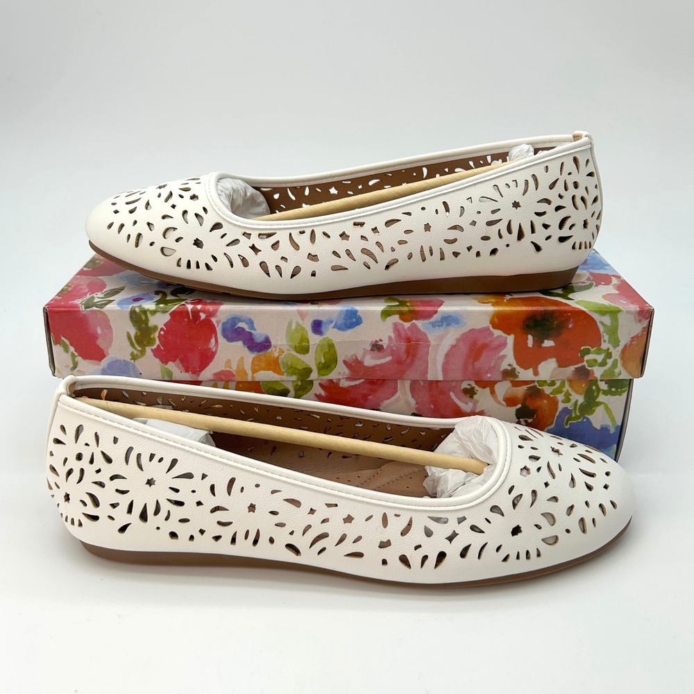 Ballet Flats Mootsies Tootsies Chale Womens Size 10 White Laser Cut Floral NEW